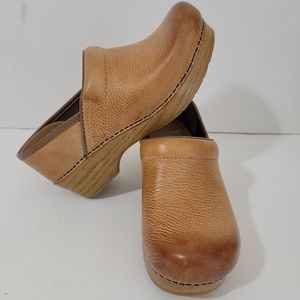 Dansko Professional Clog Honey Distressed Women's 37 W / US 6.5-7 WIDE
